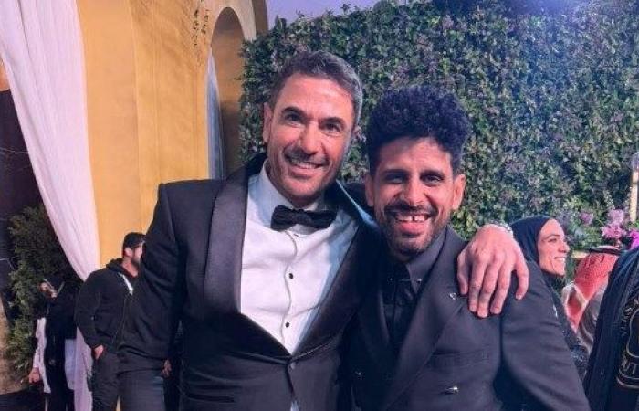أوجد 500 اختلاف.. تعليق ساخر من حمدي المرغني عن صورته مع أحمد عز - بوابة نيوز مصر