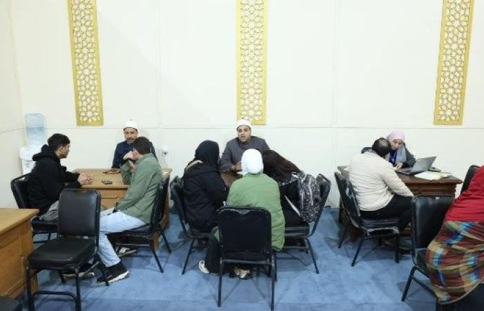 جناح الأزهر بمعرض الكتاب يتلقى أكثر من 2000 فتوى يوميا حول العبادات وقضايا الإلحاد - بوابة نيوز مصر