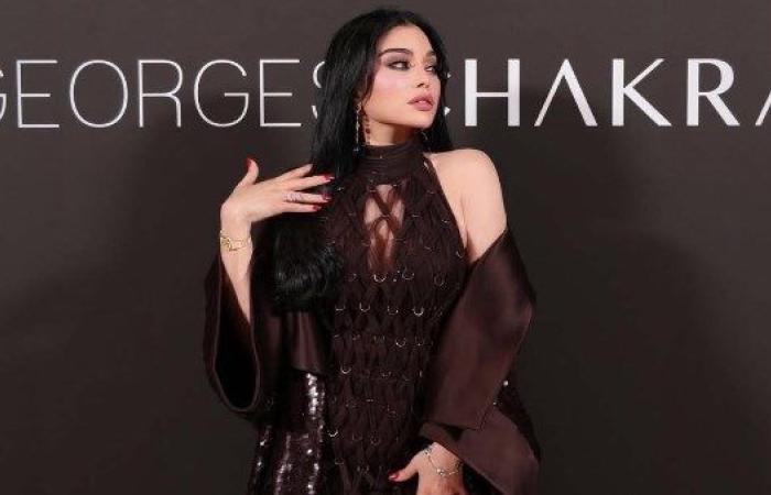 بالشبيكة الجرىء.. هيفاء وهبي فى أسبوع الموضة في باريس للأزياء2027 - بوابة نيوز مصر