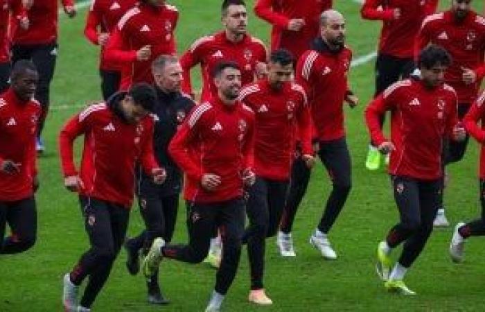 بعثة الأهلى تصل مطار القاهرة استعدادا للسفر إلى تنزانيا - بوابة نيوز مصر