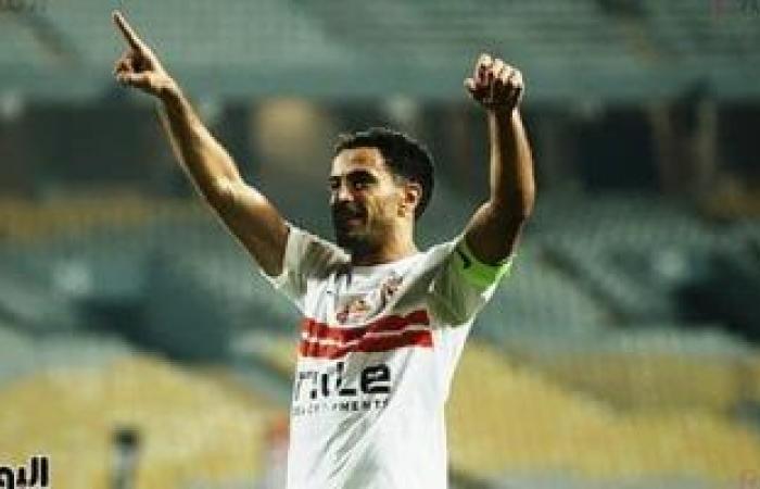 لاعبو الزمالك يحتفلون بعيد ميلاد عمر جابر بممر شرفى - بوابة نيوز مصر