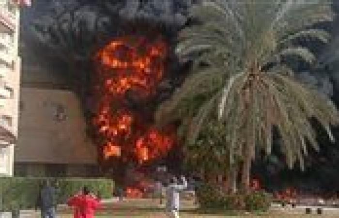 الدخان وصل للسما.. إصابة 23 شخصًا في حريق ماركت شهير بطريق الساحل الشمالي - بوابة نيوز مصر