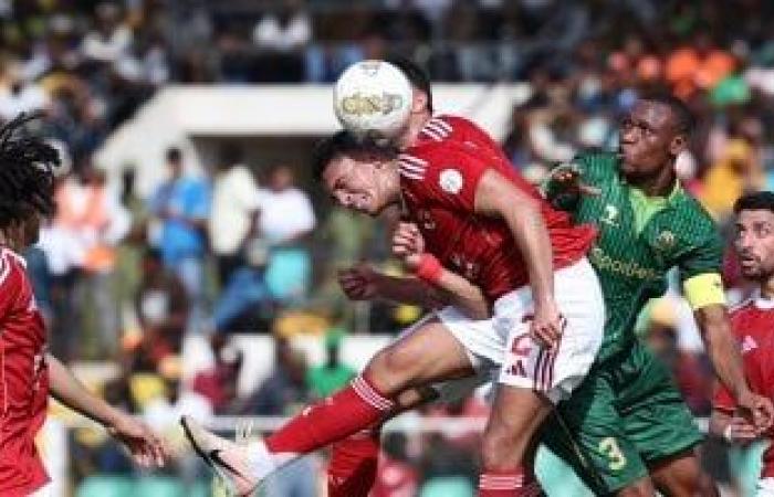 نزول بن رمضان وبن شرقى وخروج طاهر ومروان عطية من مباراة الاهلى ويانج - بوابة نيوز مصر