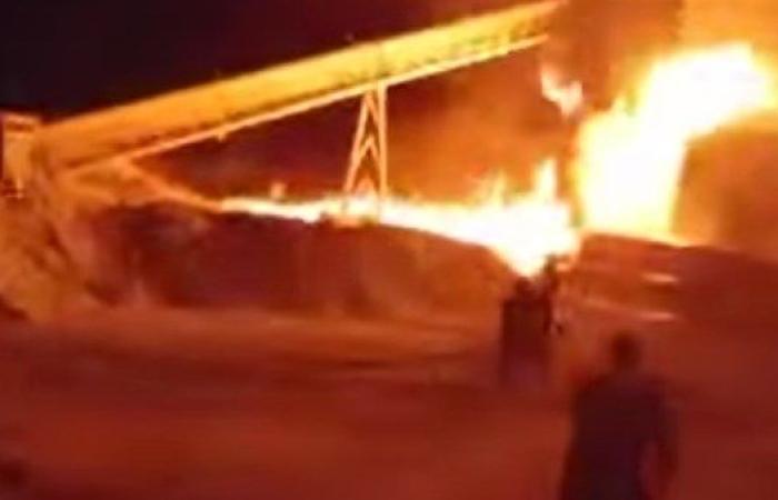 حريق هائل بمصنع الجبس بمدينة أبوزنيمة .. صور - بوابة نيوز مصر