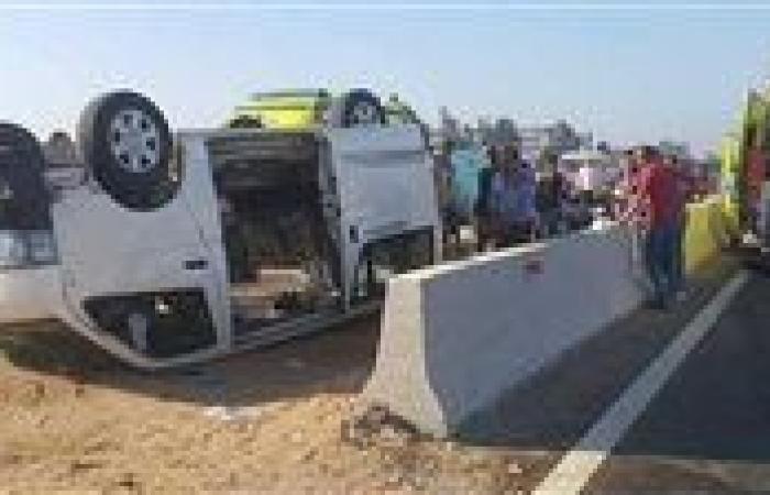 إصابة 5 أشخاص في انقلاب ميكروباص بطريق أسيوط الصحراوي بالفيوم - بوابة نيوز مصر
