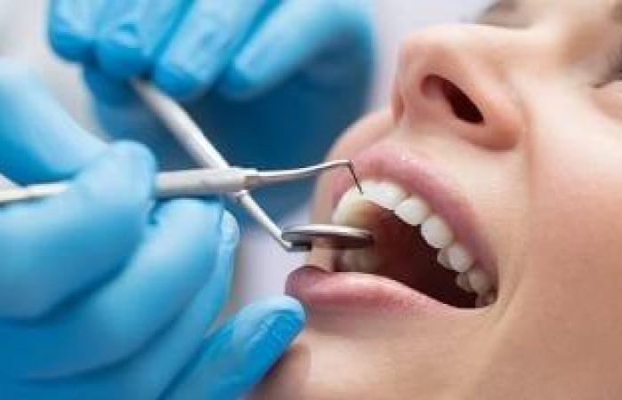 التنظيف الاحترافى المنتظم للأسنان.. 5 فوائد لا تتوقعها - بوابة نيوز مصر