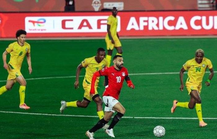 إيتو في الصدارة وصلاح خامسا.. تصنيف تاريخي لأعظم لاعبي أفريقيا - بوابة نيوز مصر