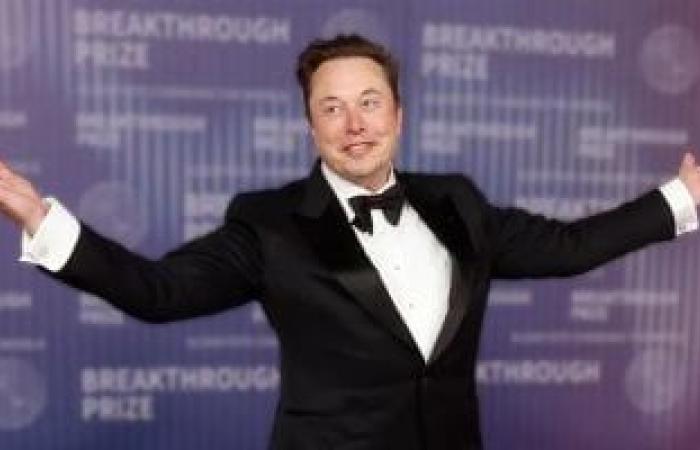 هاتف ستارلينك؟.. إيلون ماسك يحسم الجدل ويكشف الحقيقة - بوابة نيوز مصر