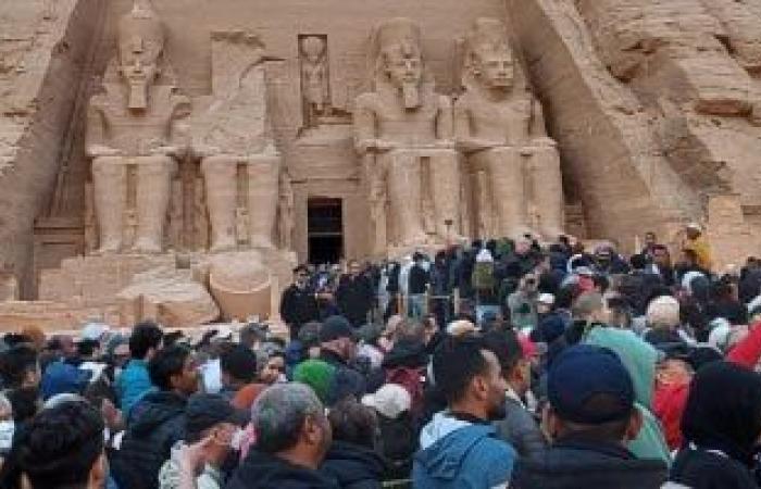 تعامد الشمس وأسرار الضوء داخل معبد أبو سمبل تبهر زوار العالم - بوابة نيوز مصر