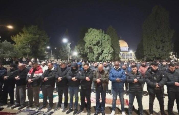آلاف المصلين يؤدون أول صلاة تراويح في المسجد الأقصى | صور - بوابة نيوز مصر