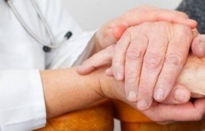 إشارات مبكرة لمرض باركنسون قد تسبق الرعشة بسنوات - بوابة نيوز مصر