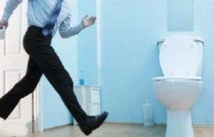 أسباب تزايد مشكلات المسالك البولية للرجال بعد الخمسين.. متى تزور الطبيب؟ - بوابة نيوز مصر