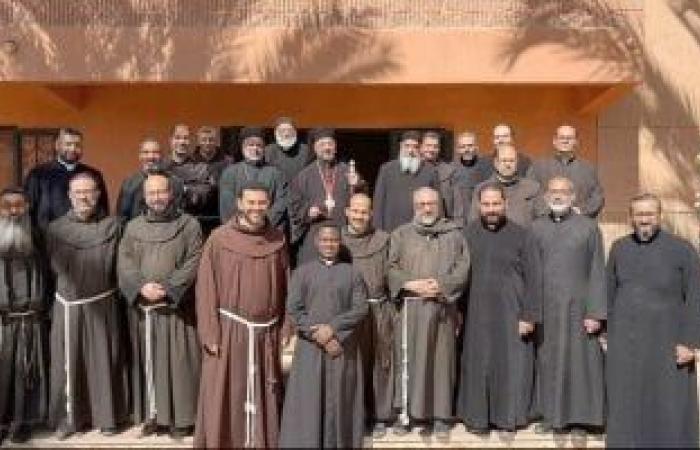 بطريرك الأقباط الكاثوليك يختتم الرياضة الروحية لإكليروس إيبارشية طيبة بالغردقة - بوابة نيوز مصر