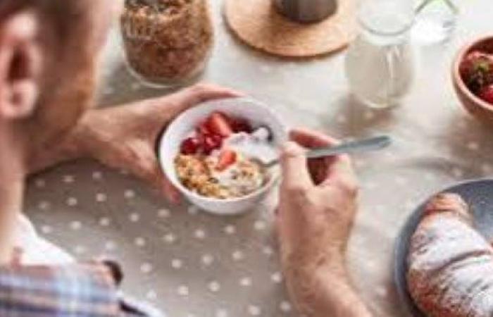 أطعمة مناسبة لمرضى القولون العصبي في وجبة السحور.. وأخرى يجب تجنبها - بوابة نيوز مصر