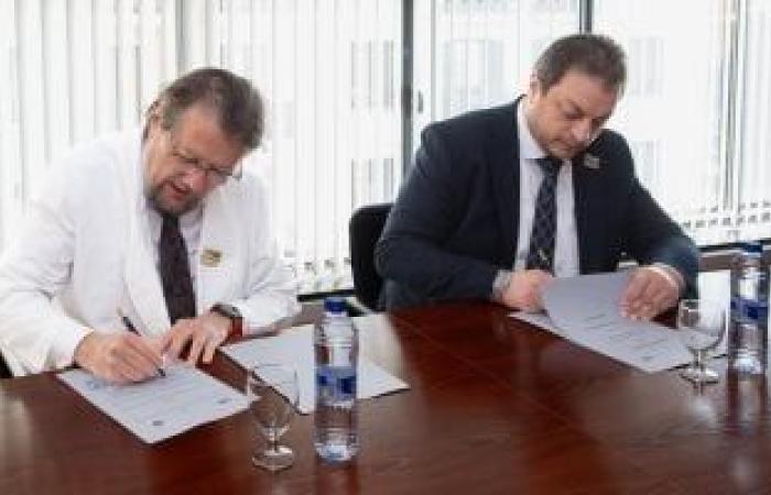 وزارة الصحة توقع مذكرة تفاهم مع مركز باراكير الإسباني لطب العيون - بوابة نيوز مصر