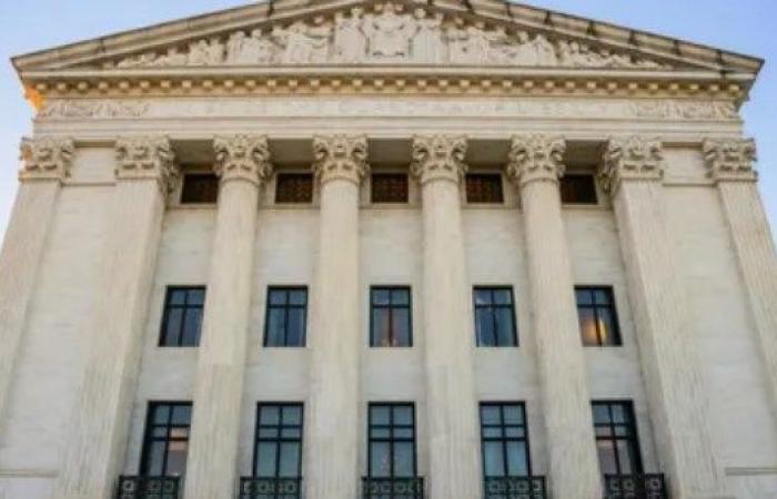 المحكمة العليا الأمريكية تبطل رسوم ترامب الجمركية.. والبيت الأبيض يدرس خيارات بديلة - بوابة نيوز مصر