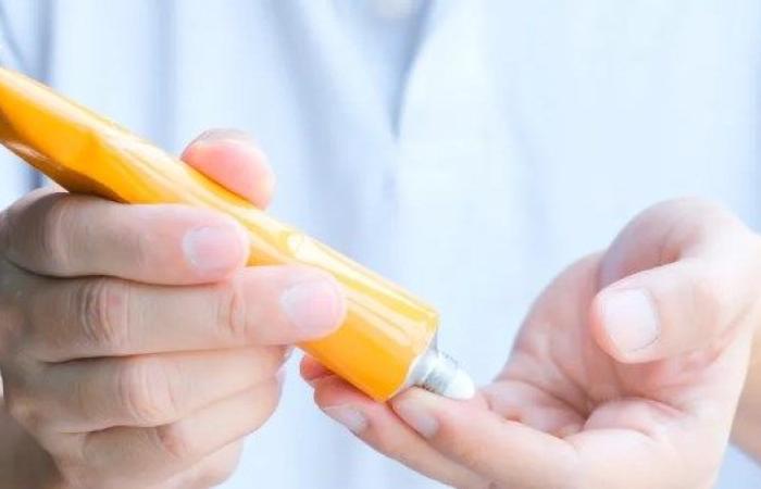 ما حكم وضع الصائم دهانا على السُّرَّة؟.. الإفتاء تجيب - بوابة نيوز مصر