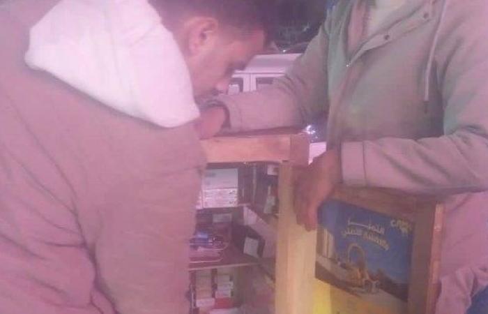 بقرار من الزملوط.. إزالة فاترينات السجائر من شوارع مطروح - بوابة نيوز مصر