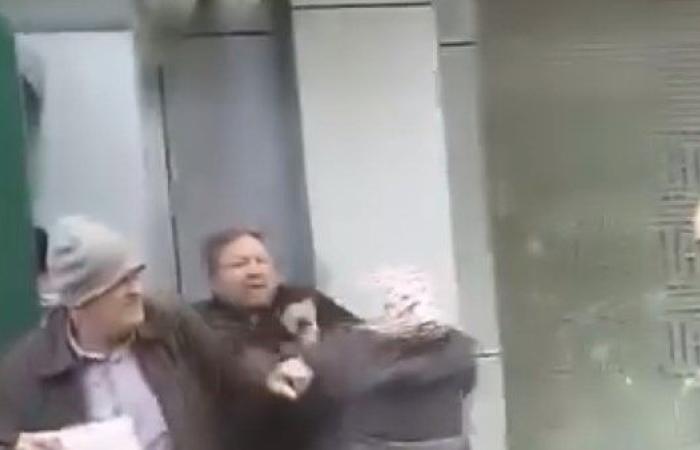 إخلاء سبيل سيدة ورجل تشاجرا أمام ماكينة فيزا في المحلة خلال رمضان - بوابة نيوز مصر