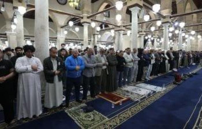 رابع ليالي رمضان.. الجامع الأزهر يمتلئ بآلاف المصلين في العشاء والتراويح - بوابة نيوز مصر
