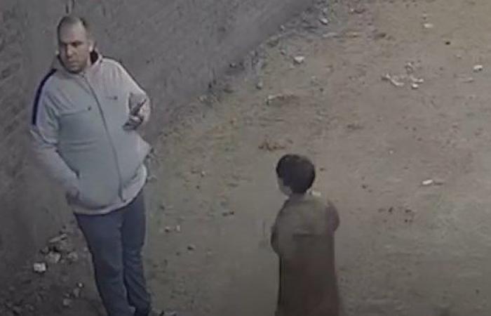 لم يراعوا حرمة الدم .. قصة إطلاق الرصاص على أب وابنه عقب صلاة التراويح فى القليوبية - بوابة نيوز مصر