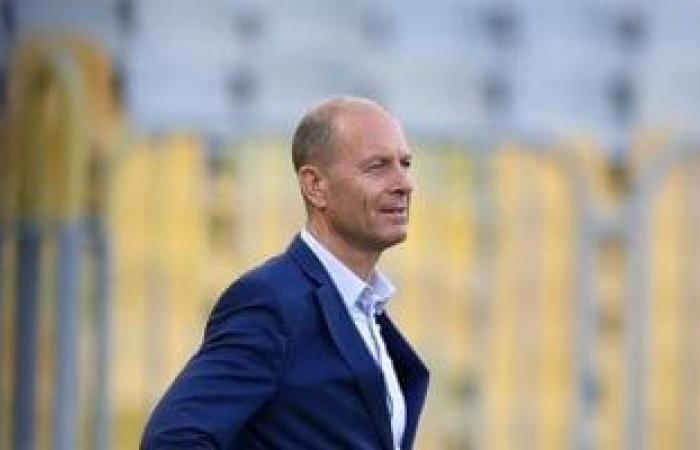 عودة طاهر وشريف لقائمة الأهلي لمباراة سموحة وتواجد مروان عطية - بوابة نيوز مصر