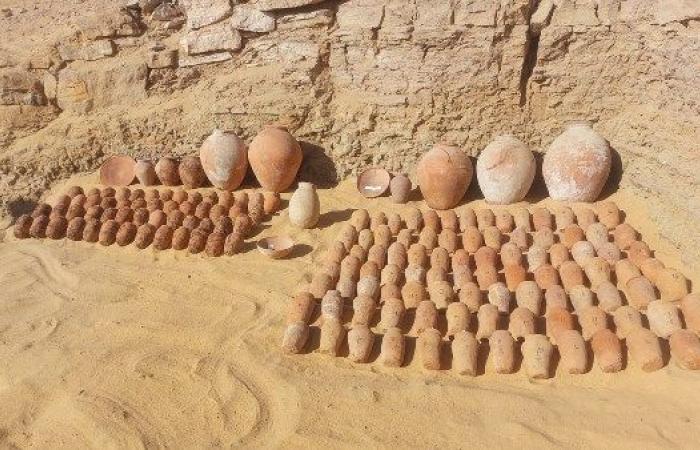 كنوز قبة الهواء.. الكشف عن مقابر صخرية و160 آنية أثرية نادرة بأسوان - بوابة نيوز مصر