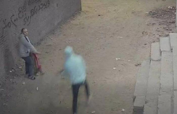 فيديو صادم يشعل الرأي العام.. وطفل يدفع ثمن خلافات الكبار - بوابة نيوز مصر