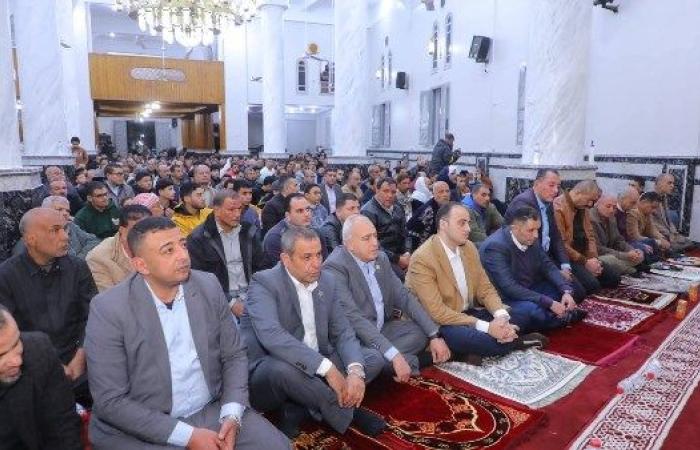 محافظ دمياط يؤدى صلاة التراويح بمسجد راشد بكفر البطيخ - بوابة نيوز مصر