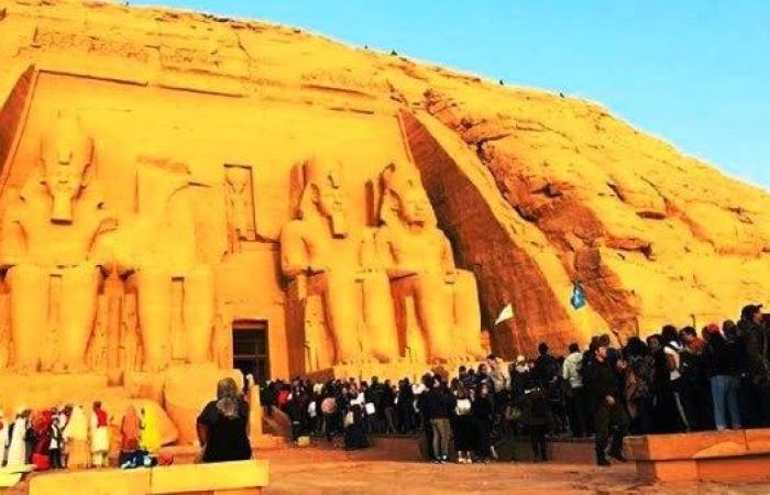بدء ظاهرة تعامد الشمس بمدينة أبو سمبل السياحية جنوب أسوان - بوابة نيوز مصر
