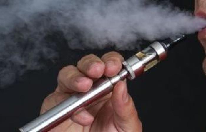 القانون يحظر التدخين بالأماكن العامة وغرامة تصل لـ20 ألف جنيه للمخالفين - بوابة نيوز مصر
