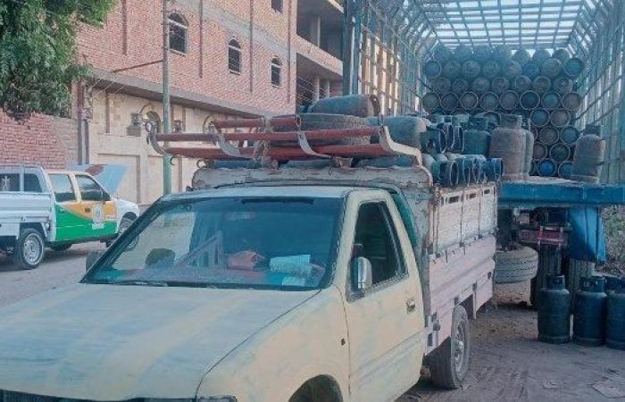 أخبار قنا: المحافظ يُحيل عاملين بالمخبز الآلى للتحقيق لعدم مطابقة المواصفات.. وضبط 150 أسطوانة بوتاجاز قبل بيعها بالسوق السوداء - بوابة نيوز مصر