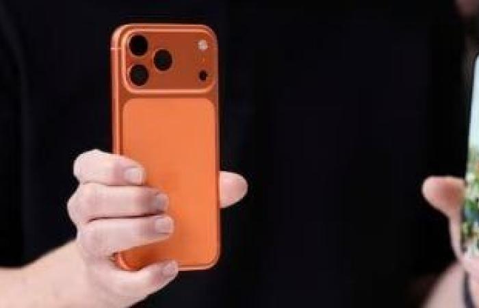 تطور فتحة كاميرا iPhone.. من النوتش إلى شاشة بلا ثقوب فى 2027 - بوابة نيوز مصر