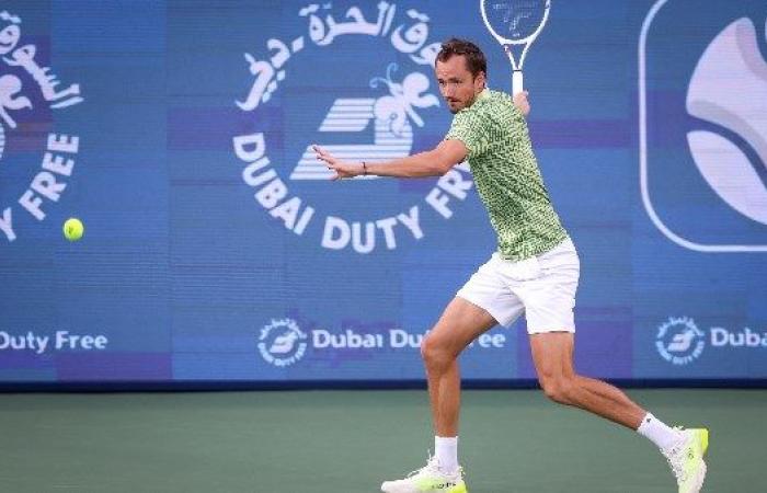 دانييل ميدفيديف يتوج بلقبه الثاني في بطولة دبي الحرة للتنس للرجال - بوابة نيوز مصر