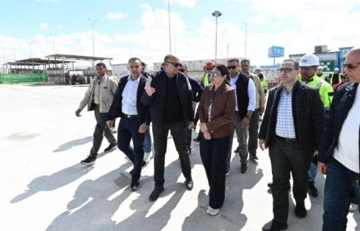 وزيرة الإسكان تتفقد مركز المؤتمرات والمعارض وأبراج وبحيرات الداون تاون بالعلمين الجديدة - بوابة نيوز مصر