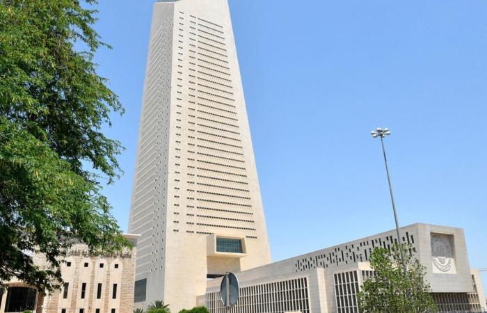 البنك المركزي يطمئن على سير الأعمال في البنوك - بوابة نيوز مصر