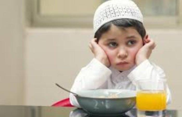 احذري.. أخطاء شائعة في تعليم الأطفال آداب الصيام - بوابة نيوز مصر