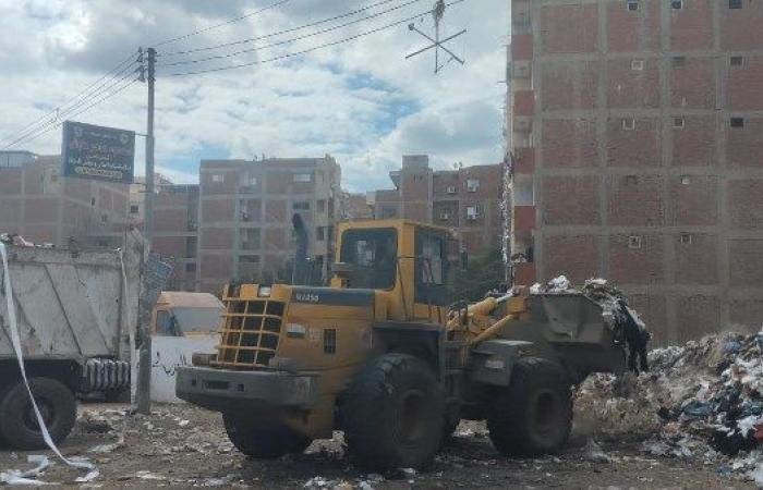 تنفيذ أكبر حملة لإزالة بؤر تجمعات القمامة في طنطا.. 320 طن مخلفات في يوم واحد - بوابة نيوز مصر