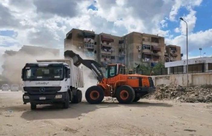 نائب محافظ بورسعيد يتابع جهود إزالة الرتش بالزهور.. ورفع 550 طن مخلفات - بوابة نيوز مصر