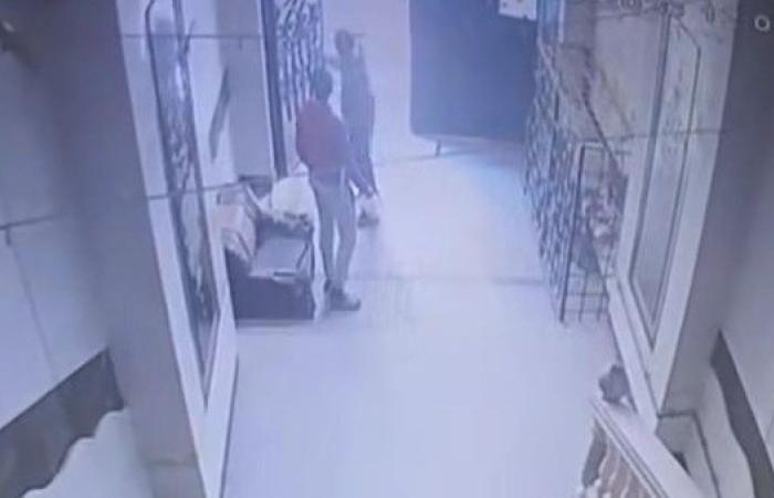 سحل وقسم شرطة ومحضر | ضحية 5 قطط يكشف حكاية فيديو صادم وسرقة علني - بوابة نيوز مصر