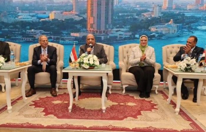 وزير الكهرباء يشارك العاملين بالشركات والنقابة العامة للمرافق إفطارهم الجماعي - بوابة نيوز مصر