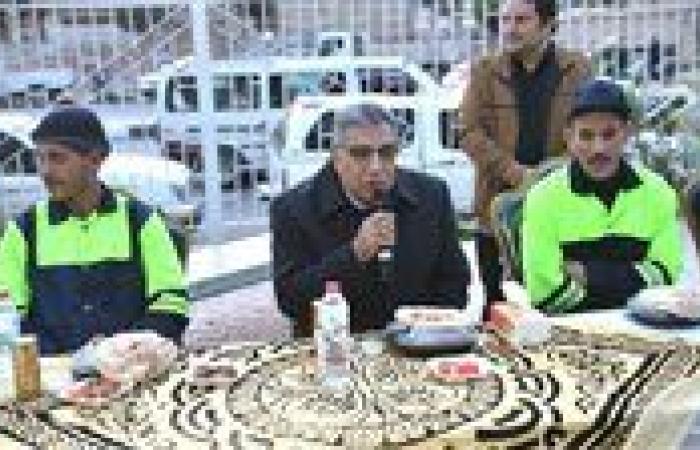 محافظ الدقهلية يشارك عمال النظافة حفل الإفطار السنوي تقديرًا لجهودهم - بوابة نيوز مصر