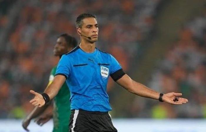 طاقم تحكيم مصري بقيادة أمين عمر لمواجهة الهلال والنجمة في دوري روشن - بوابة نيوز مصر