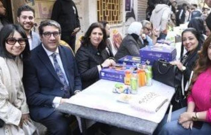 راعي مصر عضو التحالف الوطنى تشارك أهالى المطرية فى المائدة الرمضانية.. صور - بوابة نيوز مصر