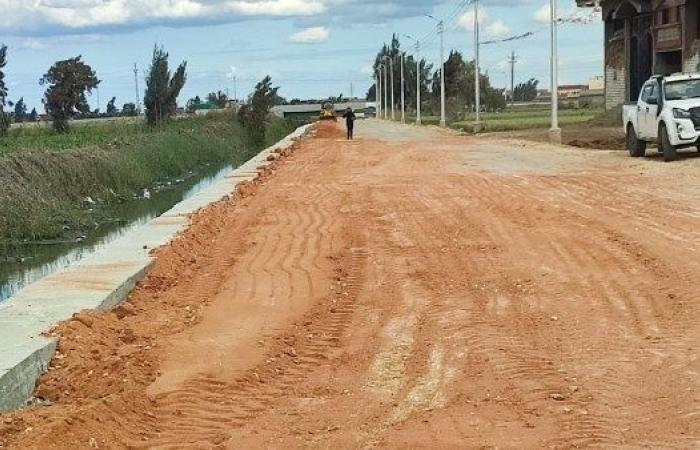 محافظ كفر الشيخ يتابع أعمال الرصف بطريق الحصفة البحري بالرياض| صور - بوابة نيوز مصر