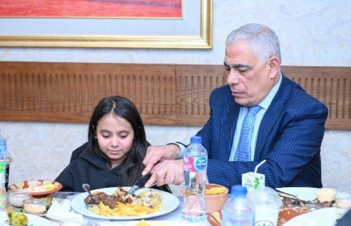 النائب العام يستقبل عددا من أطفال مستشفى 57357 على مأدبة إفطار - بوابة نيوز مصر