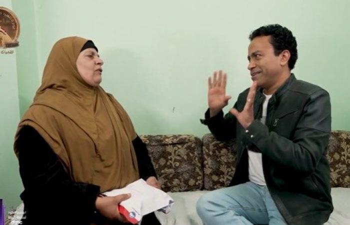 سامح حسين أهداها رحلة عمرة و100 ألف جنيه.. بكاء ربة منزل على الهواء - بوابة نيوز مصر