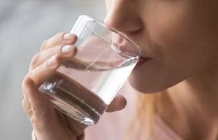 الماء ضرورى لجسمك.. يقلل التوتر وينقل المعادن والمغذيات والأكسجين للجسم - بوابة نيوز مصر