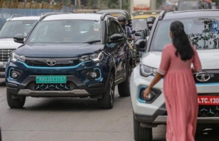 توترات حرب إيران تعطل شحنات السيارات الهندية إلى الشرق الأوسط - بوابة نيوز مصر