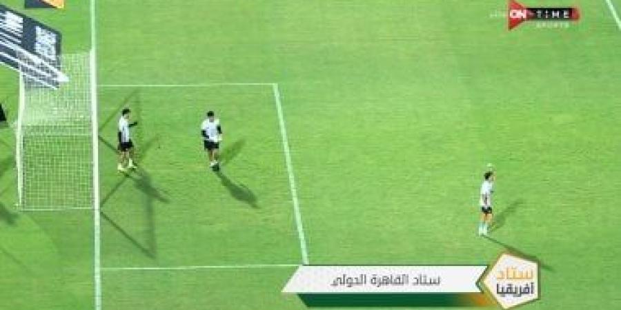 لاعبو الزمالك يخوضون عمليات الإحماء قبل مواجهة الشرطة الكينى.. صور - بوابة نيوز مصر